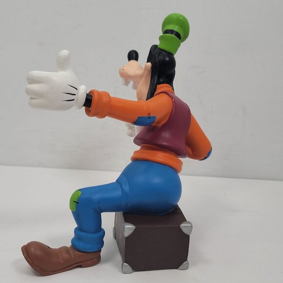 Disney Goofy Sitting on Box Disney Picture Frame 4x6 Peekaboo 3-D Figure - Picture 3 of 6